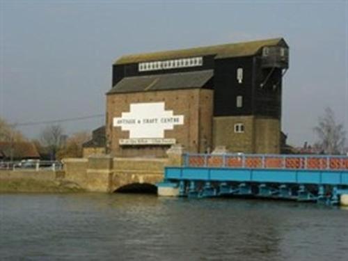 Frasers Battlesbridge Esterno foto